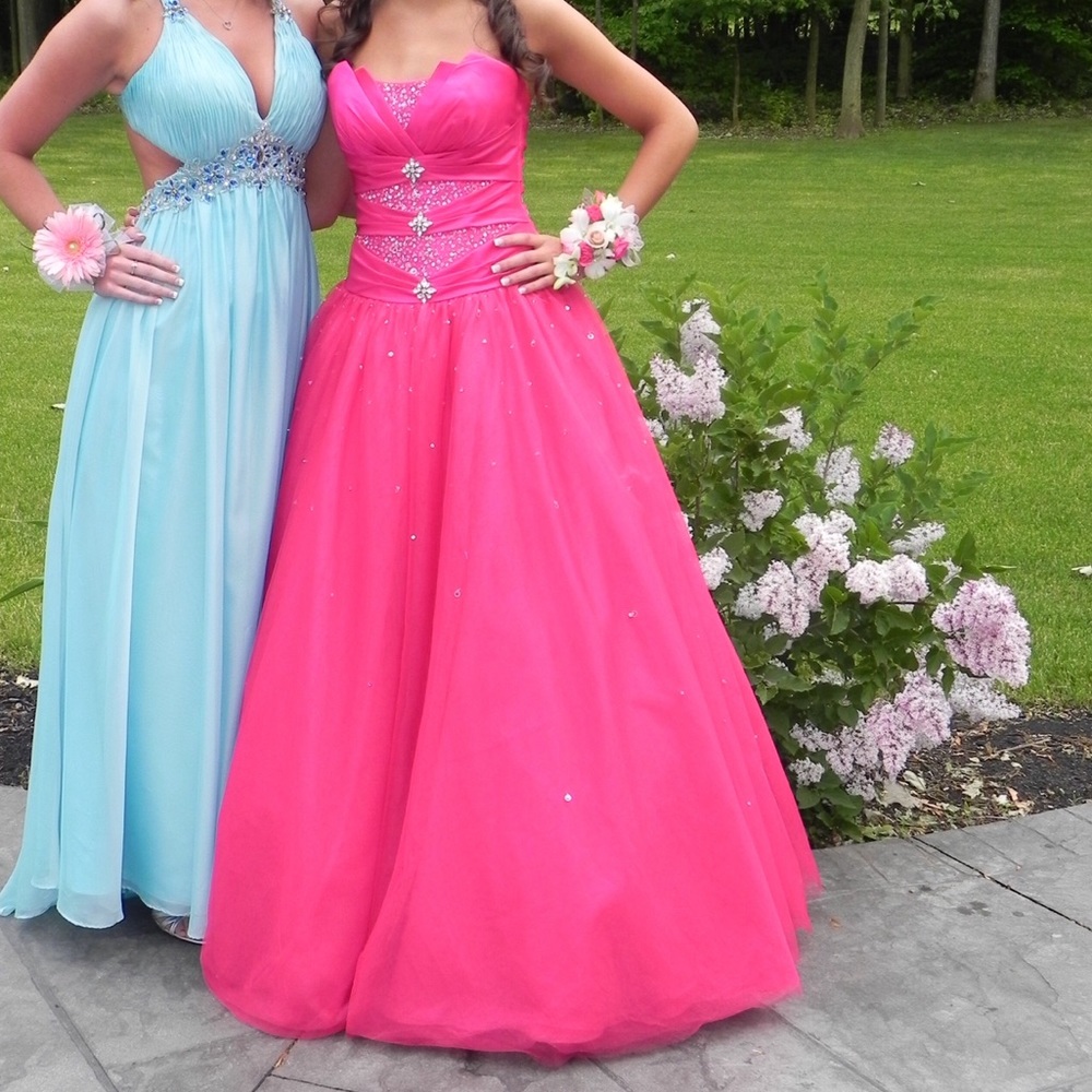 Pink prom dress!